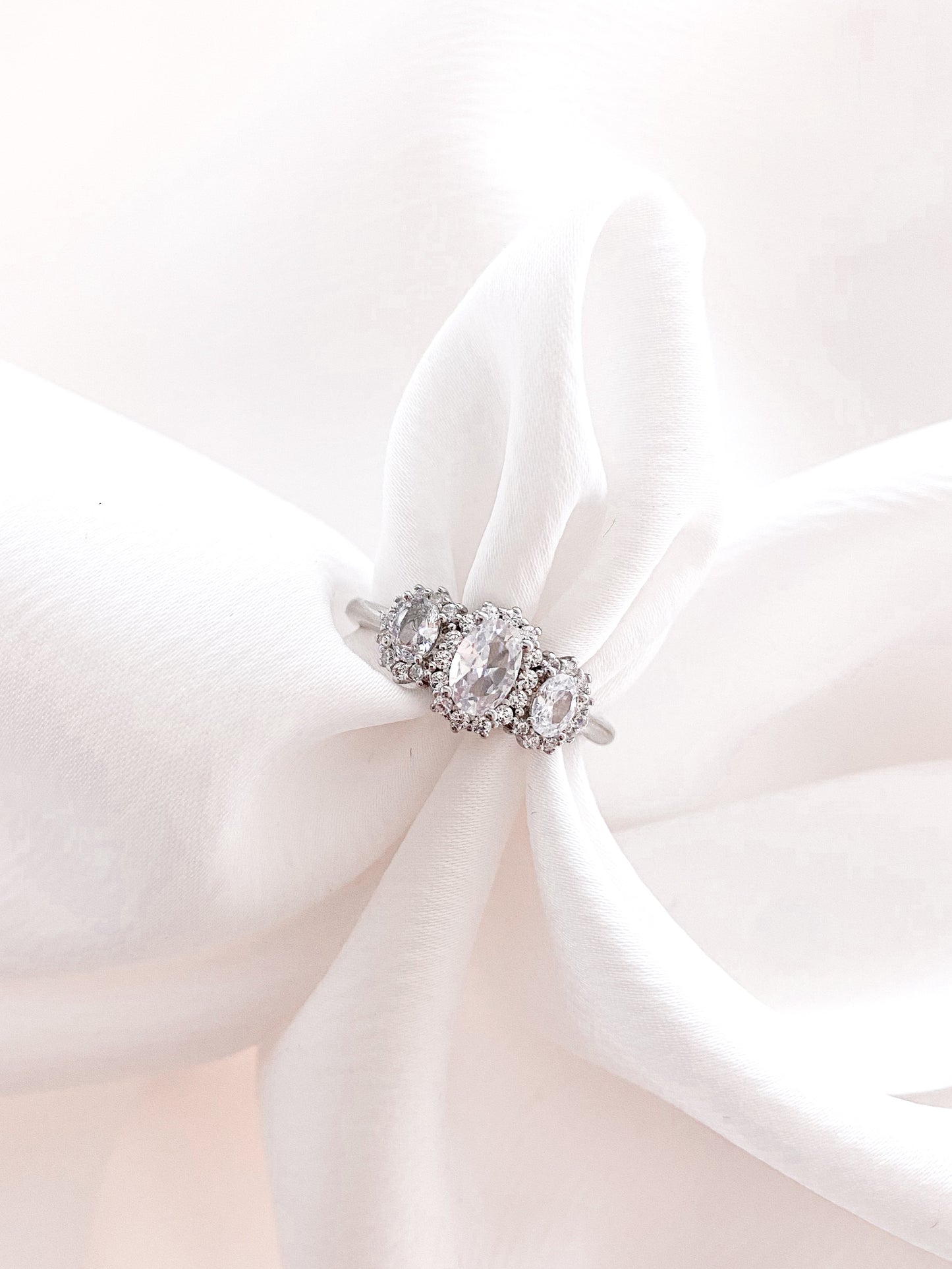 Anello Beatrice