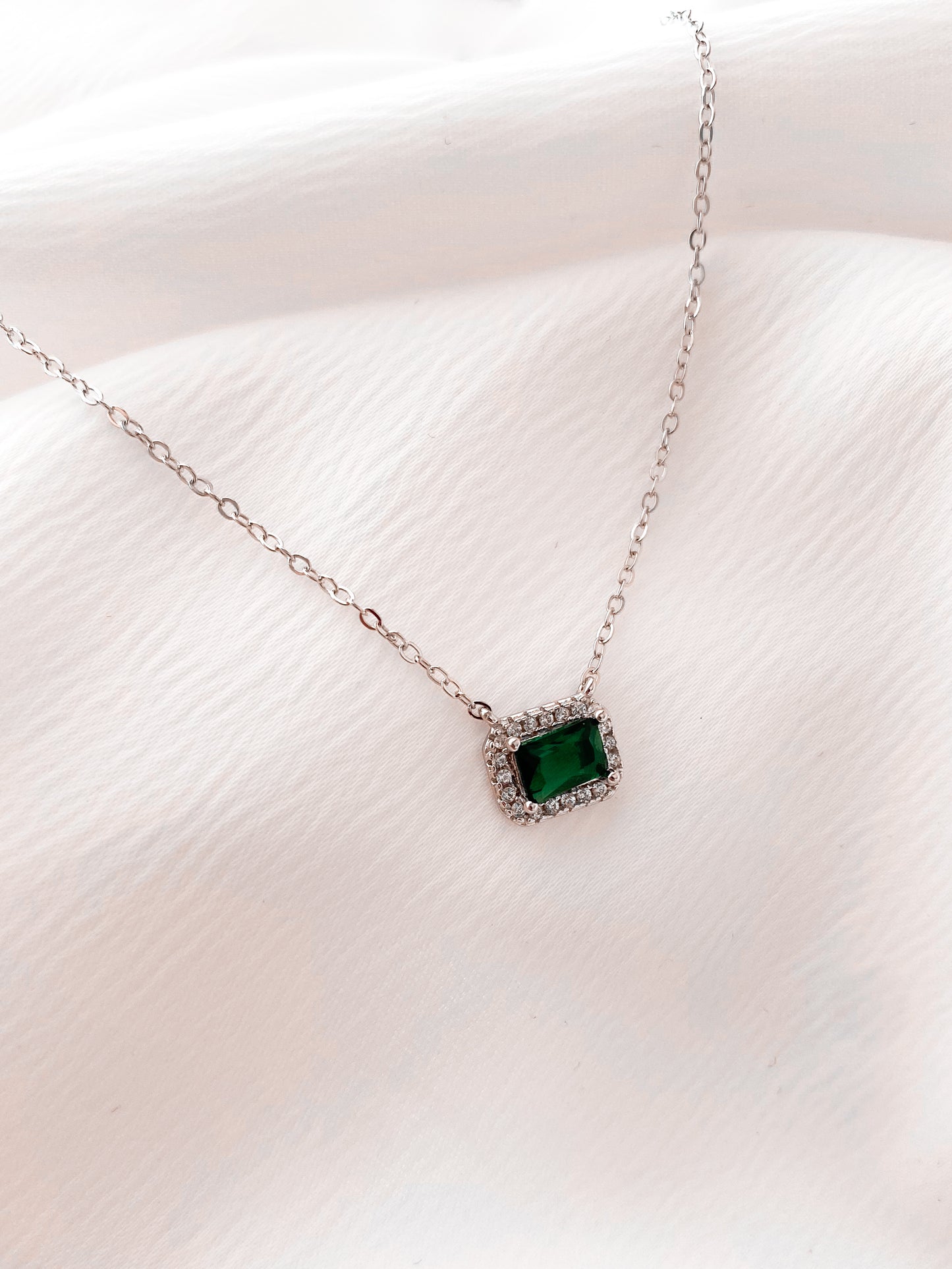 Collana Deva