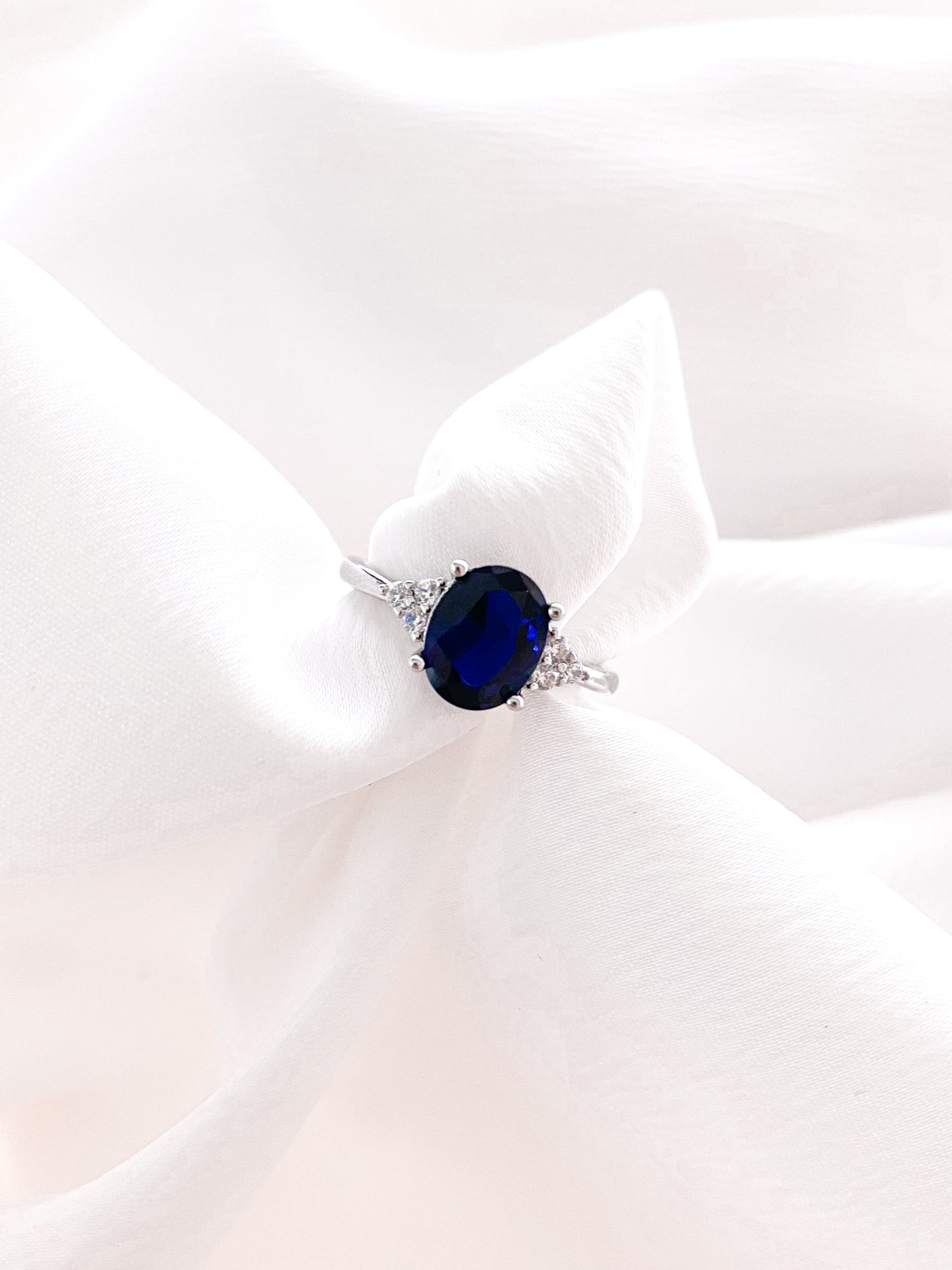 Anello Delia